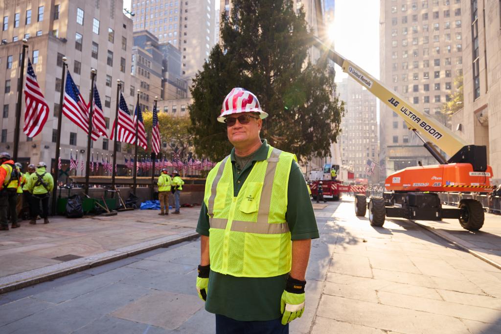 Meet the NYC man who chooses the Rockefeller Center tree each year